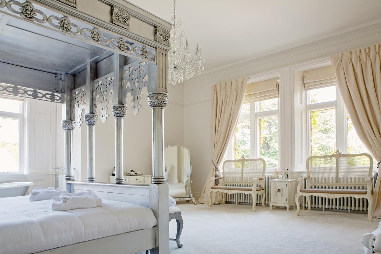 Manor By The Lake Cheltenham Room photo