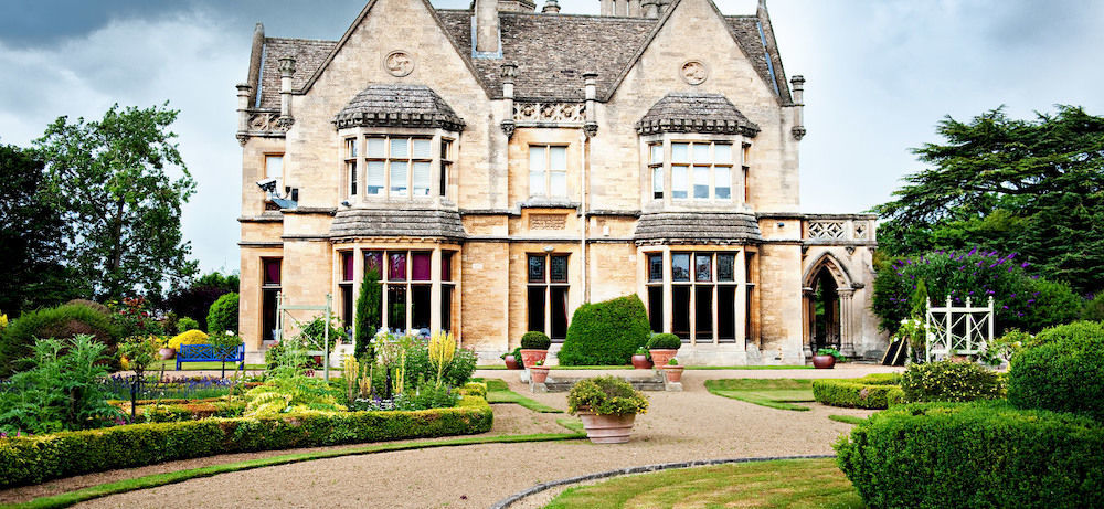 Manor By The Lake Cheltenham Exterior photo