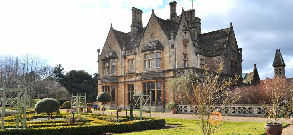 Manor By The Lake Cheltenham Exterior photo